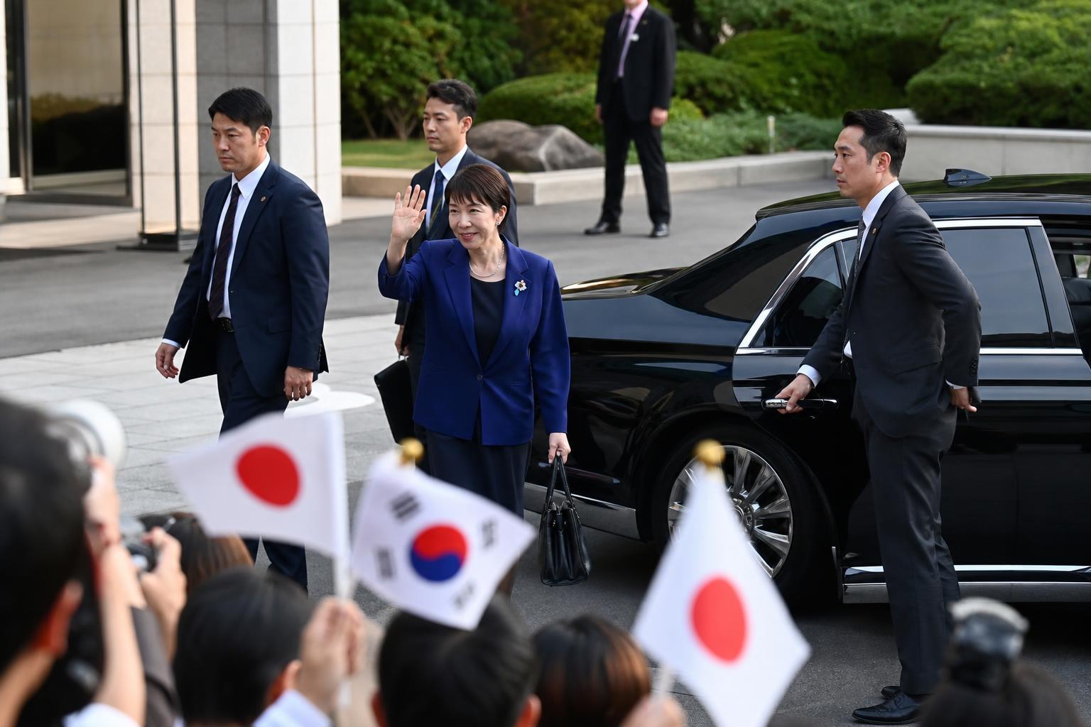 한일정상회담 기사 영향과 배경을 설명하는 이미지 - 이번 한일정상회담은 정치적 상징성뿐 아니라 실질 협력 의제를 다루는 자리로 주목된다. 특히 최근 국제 정세와 에너지 가격 변동성이 커진 상황에서...