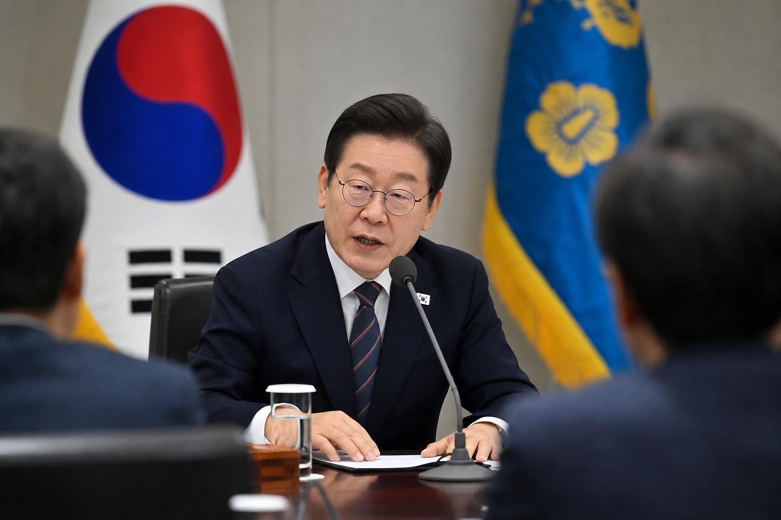 호르무즈, 중동정세, 외교회담 기사 핵심 맥락을 보여주는 이미지 - 여러 매체 보도에 따르면 이 대통령은 중동 협상 타결을 두고 “국제사회 공조”의 중요성을 강조하며, 호르무즈 해협의 안정이 확보될 수 있도록 필...